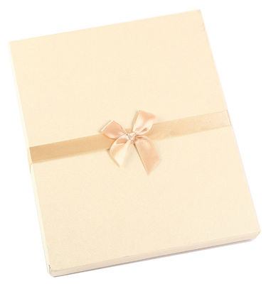 Caja de papel de lujo de marfil rígida de las cajas de regalo de la cartulina del AI